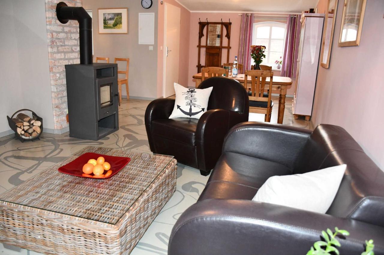 Schoene Ferienwohnungen In Sassnit Sassnitz Room photo