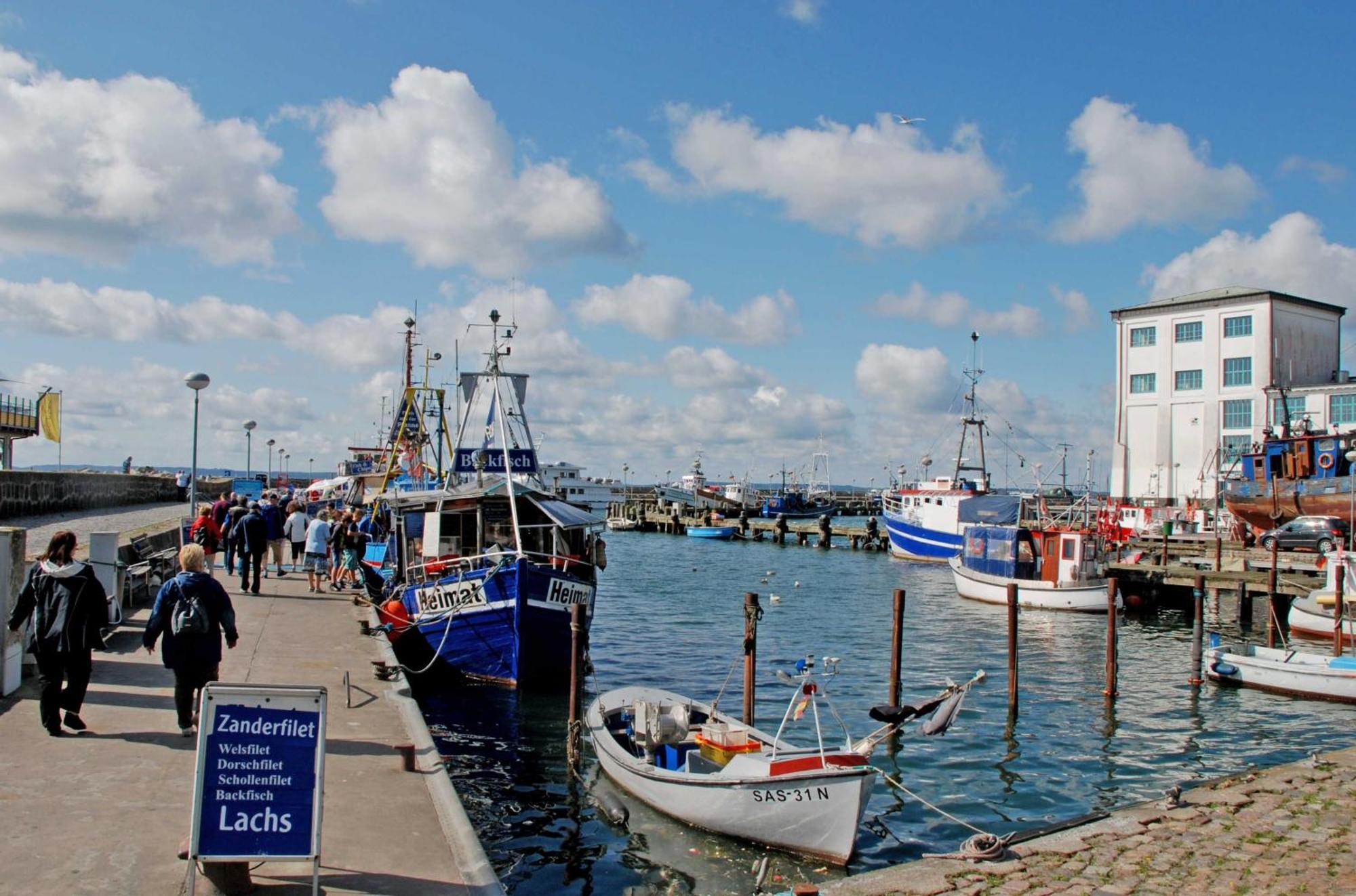 Schoene Ferienwohnungen In Sassnit Sassnitz Exterior photo