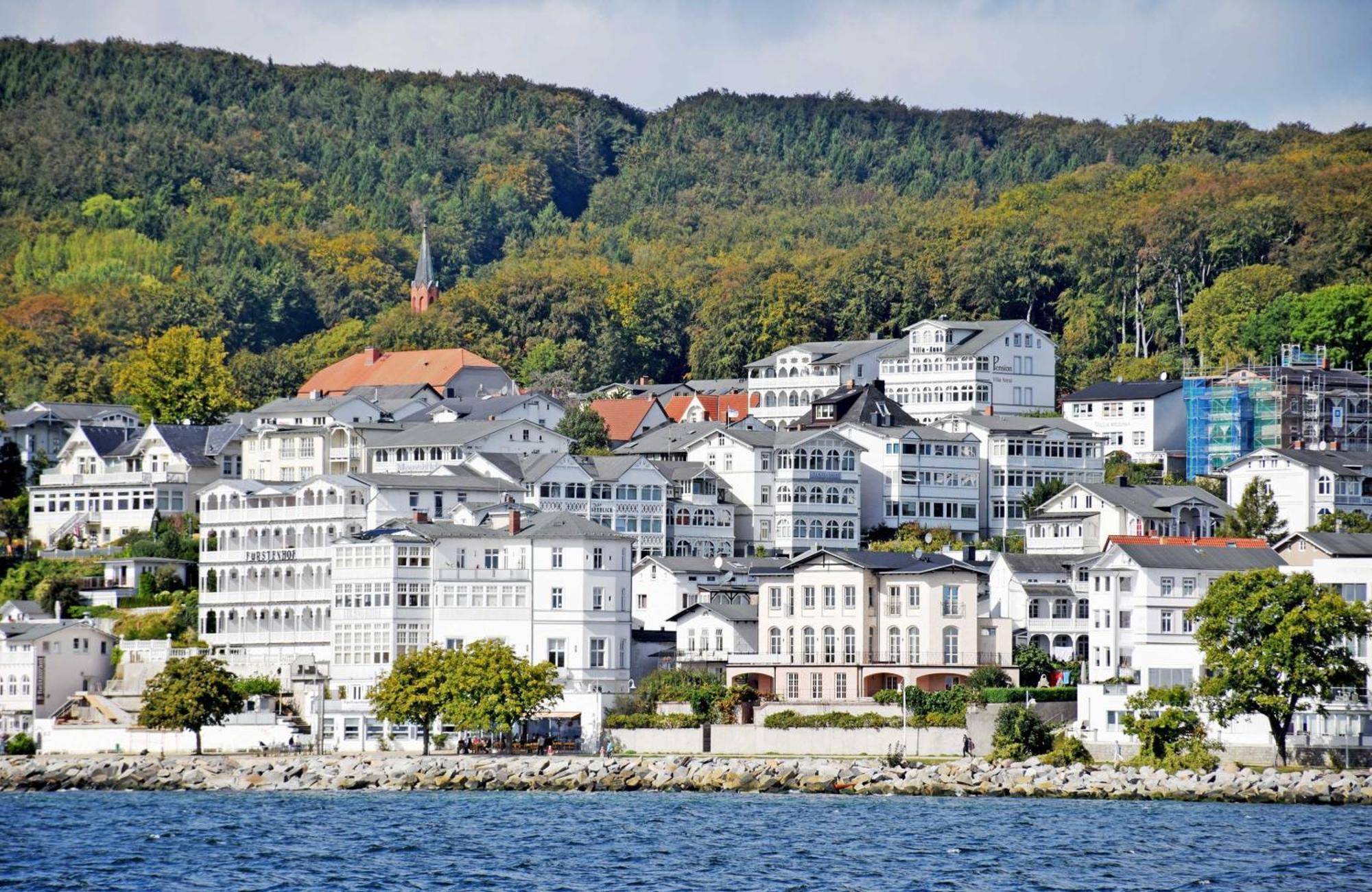 Schoene Ferienwohnungen In Sassnit Sassnitz Exterior photo